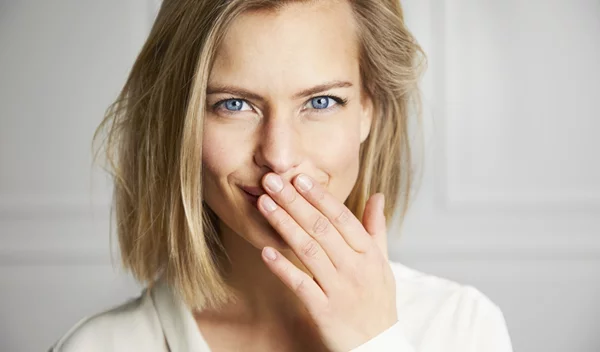 3 τρόποι να αντιμετωπίσεις τις cringe επιθέσεις τού μυαλού σου