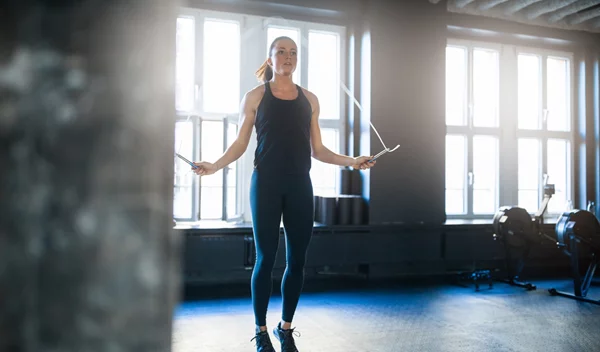 Σχοινάκι: Βήμα - βήμα η άσκηση που θα σε κάνει να χάσεις γρήγορα βάρος