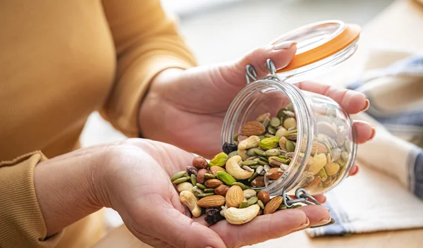 Η σωστή ώρα για κάθε superfood - πώς να μεγιστοποιήσεις τα οφέλη τους φυσικά