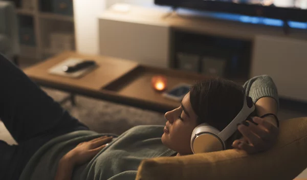 Ποιο είδος μουσικής σε βοηθά να αποκοιμηθείς πιο εύκολα;