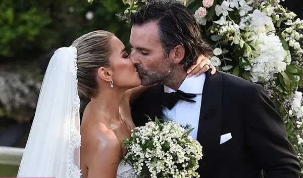 10 μίνιμαλ updos που θα σε αναδείξουν στην πιο κομψή νύφη της δεκαετίας