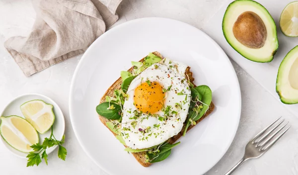 Θες πρωινό για ενέργεια; 5 συνδυασμοί για να ξεκινάς δυνατά τη μέρα σου