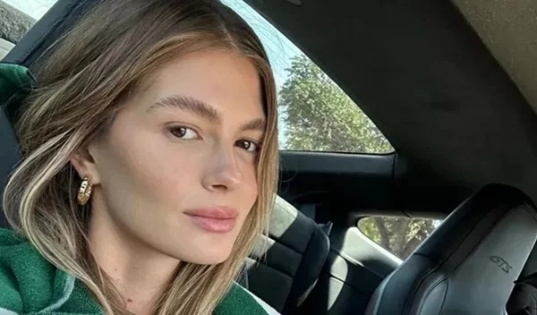 Η Αμαλία Κωστοπούλου επιλέγει τη γυμναστική που λατρεύουν όλες οι celebrities