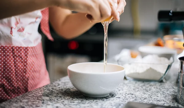 Τέσσερις συνταγές για να αξιοποιήσεις το ασπράδι αυγού που περίσσεψε