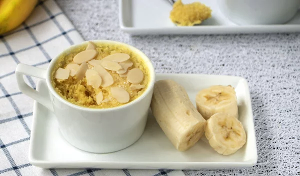 Mug cake μπανάνας χωρίς πρόσθετα σάκχαρα από τη διατροφολόγο