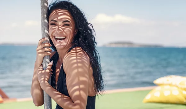 Εμμηνόπαυση και λίπος στην κοιλιά: Γιατί αυξάνεται και τι μπορείς να κάνεις για να το μειώσεις