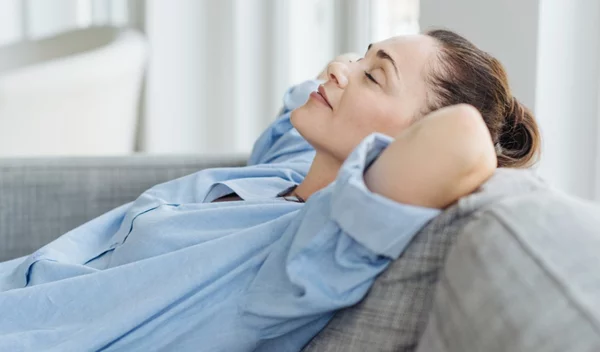 Ύπνος στην εμμηνόπαυση: Θα σε βοηθήσουν τα χάπια για την αϋπνία;