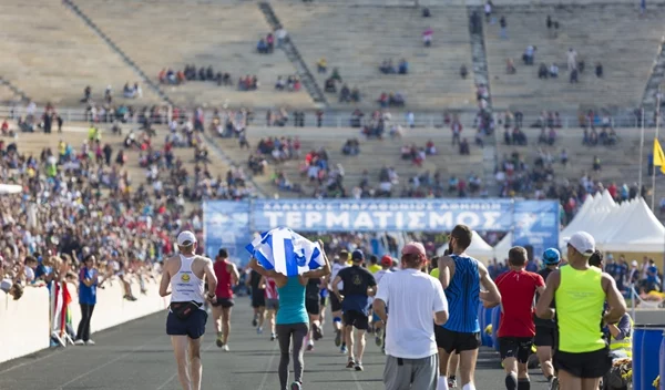 Πώς να προπονηθείς για να τρέξεις στον πρώτο σου Μαραθώνιο