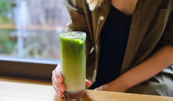 Ενυδάτωση οργανισμού: 7 άλλοι τρόποι για ενυδάτωση από μέσα (εκτός από το νερό)