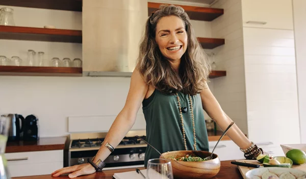 7 τροφές που θα σε κρατήσουν ενυδατωμένη όλη μέρα