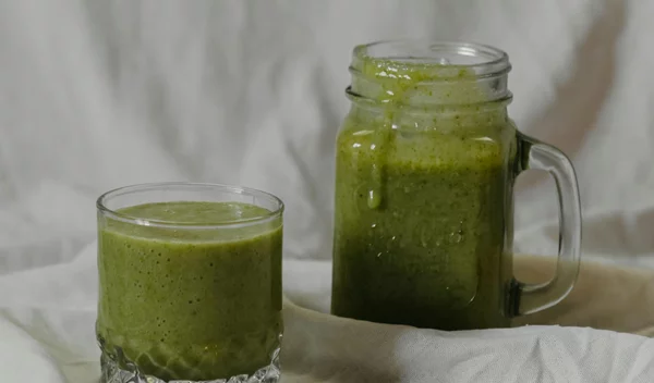 Από το αβοκάντο τοστ ως τους πράσινους χυμούς: Είναι τα viral σνακ όντως τόσο υγιεινά;