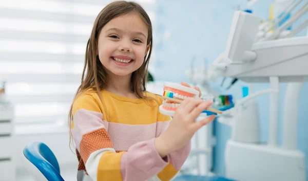 Dentist Pass: Από σήμερα οι αιτήσεις για δωρεάν οδοντιατρική φροντίδα στα παιδιά