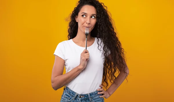 Γιατί να φας το βραδινό σου νωρίς το απόγευμα; 5 οφέλη