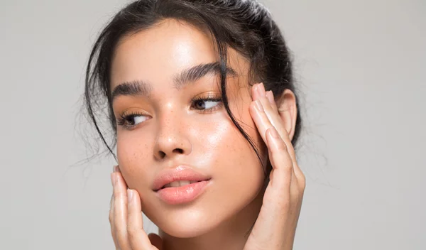 Πώς να βρω το κατάλληλο σχήμα φρυδιών; (και ποιο θα σε κάνει να δείχνεις νεότερη;)