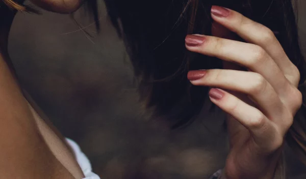 4 τάσεις στα νύχια που ξεχωρίσαμε από τα catwalks