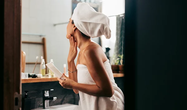 Πόσο συχνά πρέπει να πλένεις τις πετσέτες μπάνιου;