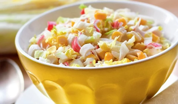 Βαρέθηκες το "μαρούλι - τόνο"; 3 "εναλλακτικές" και σούπερ χορταστικές σαλάτες