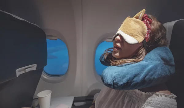 Ταξίδι με αεροπλάνο: Τι να μην κάνεις κατά τη διάρκεια των αναταράξεων