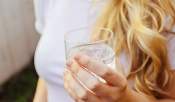 Τι μπορεί να συμβεί στο σώμα σου αν δεν πίνεις αρκετό νερό