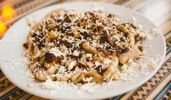 Τσικνοπέμπτη: Συνταγή για γκόγκλιες - Τα παραδοσιακά φρέσκα ζυμαρικά των Αποκριών