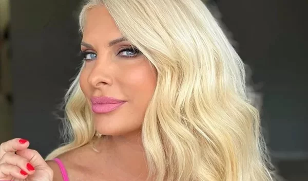 5 διάσημες Ελληνίδες που τις γνωρίσαμε μελαχρινές και αποθεώθηκαν ως ξανθές