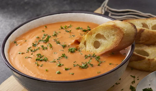 Αποτοξινωτική σούπα: Διατροφολόγος προτείνει την ιδανική συνταγή για να ξεκουράσεις το πεπτικό σου σύστημα