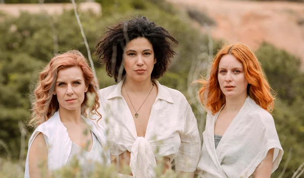 Το αφιέρωμα στον Leonard Cohen επιστρέφει αυτό το καλοκαίρι στον μαγικό Κήπο του Μεγάρου Μουσικής Αθηνών