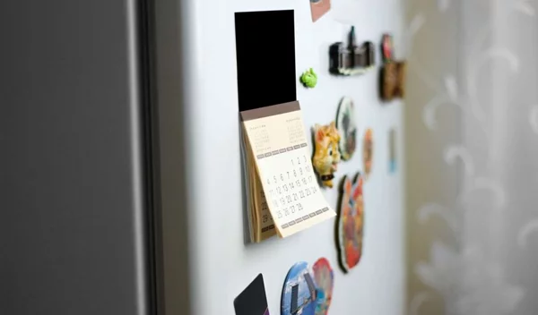 Είναι ασφαλές να βάζεις μαγνητάκια στο ψυγείο;