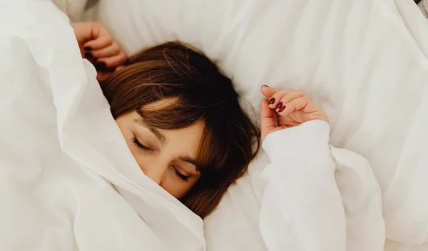 5 τρόφιμα που μας βοηθούν να κοιμόμαστε καλύτερα