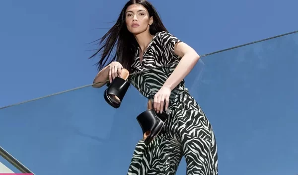 Πώς θα συνδυάσεις τα πιο stylish looks με τα πιο κομψά παπούτσια της άνοιξης σύμφωνα με την Κέισι Μίζιου