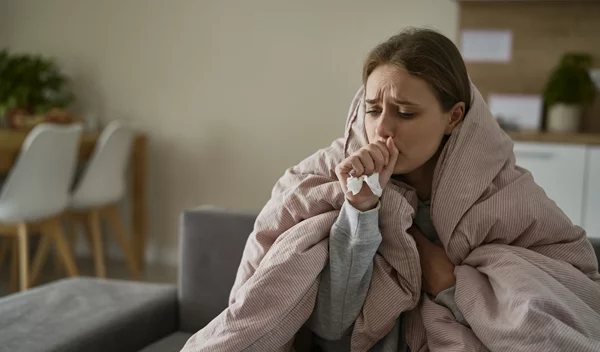 Αρρωσταίνεις συνέχεια ενώ τρως υγιεινά: 7 άλλες συνήθειες που ρίχνουν το ανοσοποιητικό