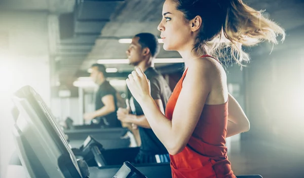 Κάνε μόνον αυτό στο διάδρομο και κάψε 500 θερμίδες!