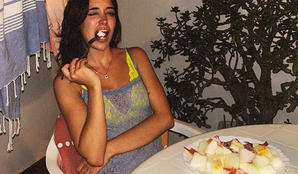 Τρως καλά, νιώθεις καλύτερα: Τι λένε οι ειδικοί για τη διατροφή και την ψυχική υγεία