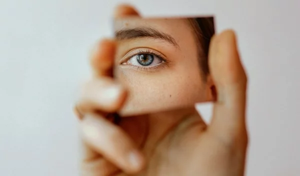 Εικόνα σώματος: Πώς τα μέσα μαζικής ενημέρωσης καταστρέφουν την αυτοεκτίμησή μας