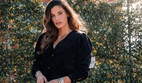 Χριστίνα Μπόμπα: Η αντιγηραντική κρέμα ματιών στην οποία ορκίζεται