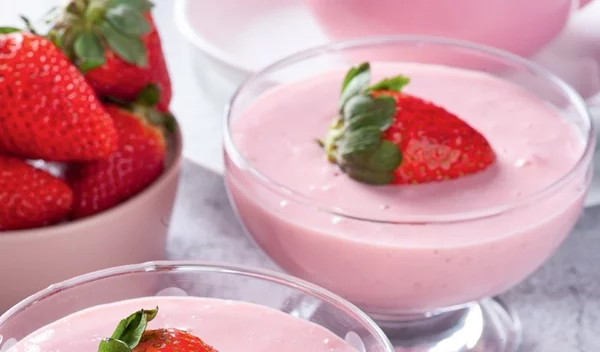 Ατομικό cheesecake σε 1' και άλλες 4 συνταγές για να απολαύσεις τις ζουμερές φράουλες