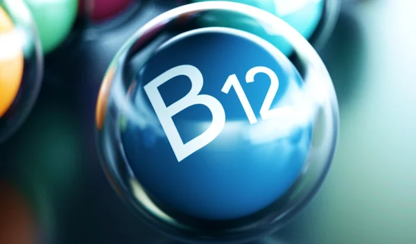 Ανεπάρκεια βιταμίνης Β12: Τα συμπτώματα και οι επιπτώσεις στην υγεία μας