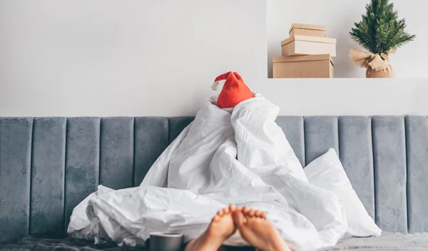 Ξυπνάς εξαντλημένη ή δυσκολεύεσαι να σηκωθείς; Μια νέα μελέτη έχει την απάντηση