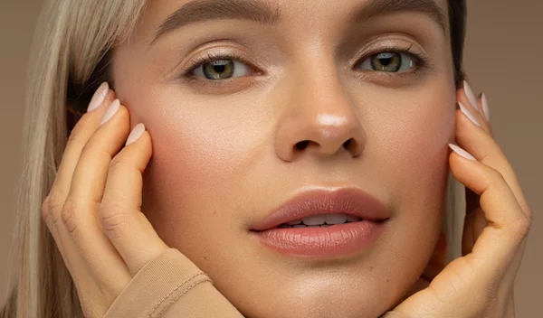 4 highlighter sticks για ανεπιτήδευτο glass skin στο λεπτό