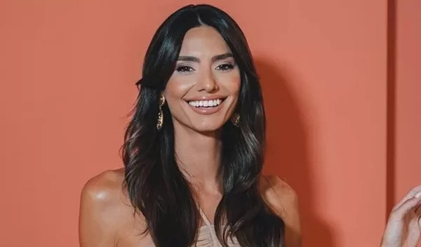 To εύκολο hack μακιγιάζ της Ηλιάνας Παπαγεωργίου για μεγαλύτερα μάτια και πιο ξεκούραστο βλέμμα