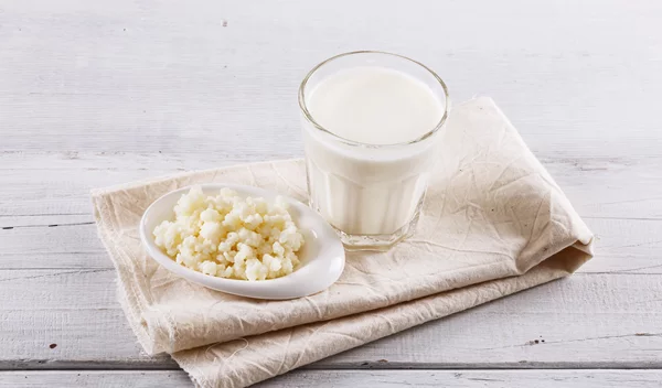 Ποια είναι τα οφέλη του κεφίρ για την υγεία και πώς μπορείς να το χρησιμοποιήσεις