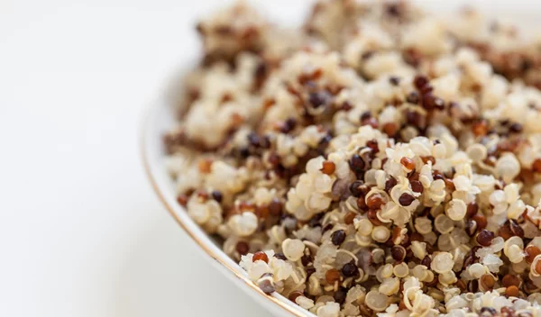 Κινόα: Γιατί όλοι μιλούν για τον αρχαίο καρπό; Η αλήθεια πίσω από το superfood