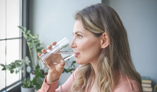 Το νερό είναι το "μυστικό" για να μεγαλώνουμε με υγεία - το ήξερες;