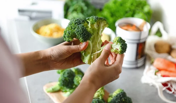 Σοκαριστικά χαμηλή η κατανάλωση φυτικών ινών: Η επιστήμη εξηγεί πώς σταματούν την εξάπλωση του καρκίνου