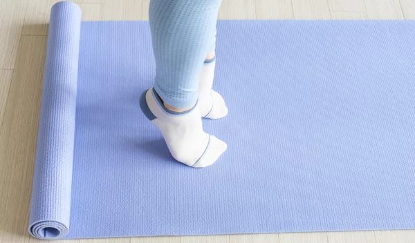 Κάνε αυτήν την άσκηση για να μην σε "πεθάνουν" τα ψηλά τακούνια