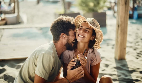 4 κλισέ για τις σχέσεις που ισχύουν μέχρι και σήμερα