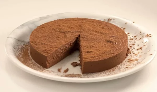 Έχεις ξανακούσει τούρτα ΜΟΝΟ με 2 υλικά; Είναι πεντανόστιμη