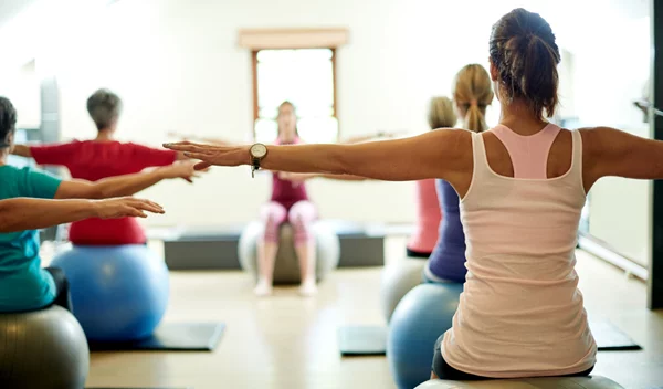 5 ασκήσεις για δυνατή πλάτη χωρίς πόνους