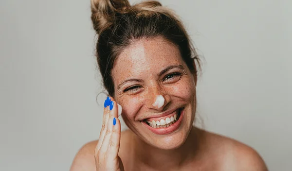 5 αντιγηραντικές κρέμες προσώπου που "σβήνουν" τις ρυτίδες άμεσα