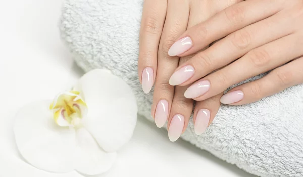 5 μύθοι για το ημιμόνιμο μανικιούρ